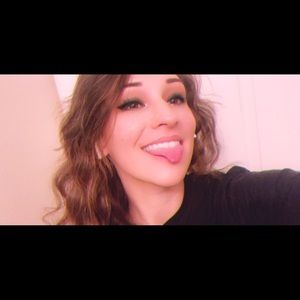 Meet your Posher, Hayley